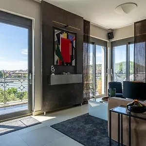 Orangehomes 130 M2 With Fantastic View To River Danube Apartmán