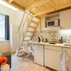 Mezzanine - Air Conditioned Apartman